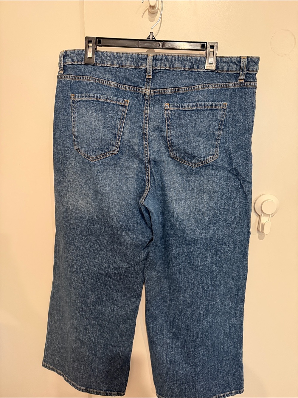 Time and Tru Medium Blue High-Rise Button-Fly Wide Leg Cropped Jeans - Picture 5 of 5